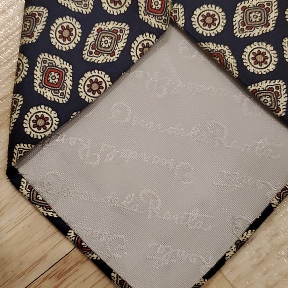 OSCAR DE LA RENTA COUTURE TIEB - Picture 5 of 5